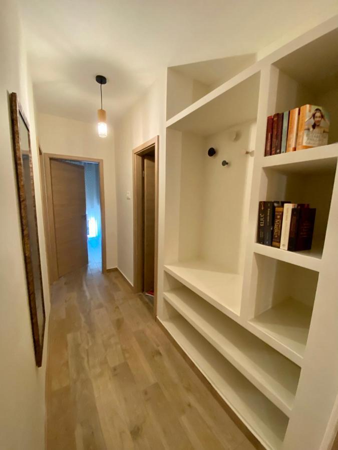 Apartment With Balcony And Free Parking زادار المظهر الخارجي الصورة